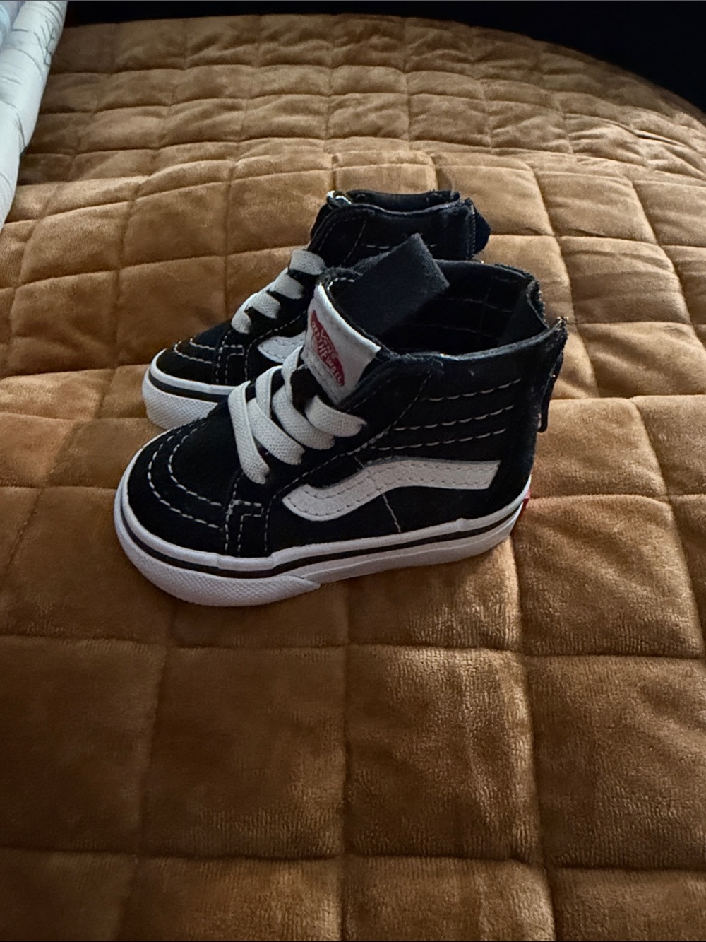 Vans Kids Black & White High-Top Sneakers SIZE 2